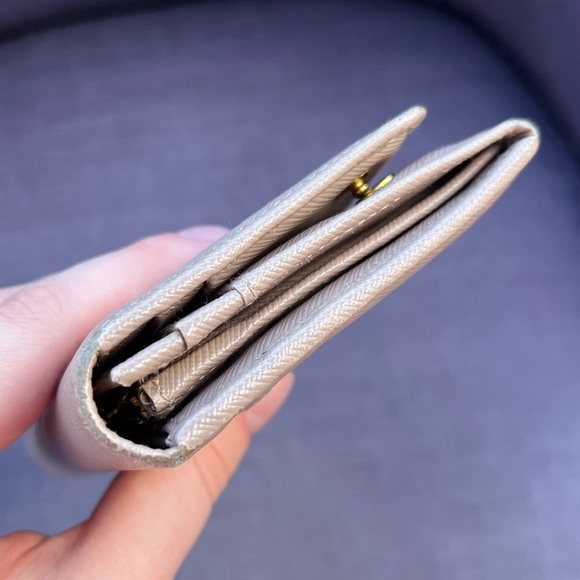 Prada pink long wallet - Picture 5 of 6